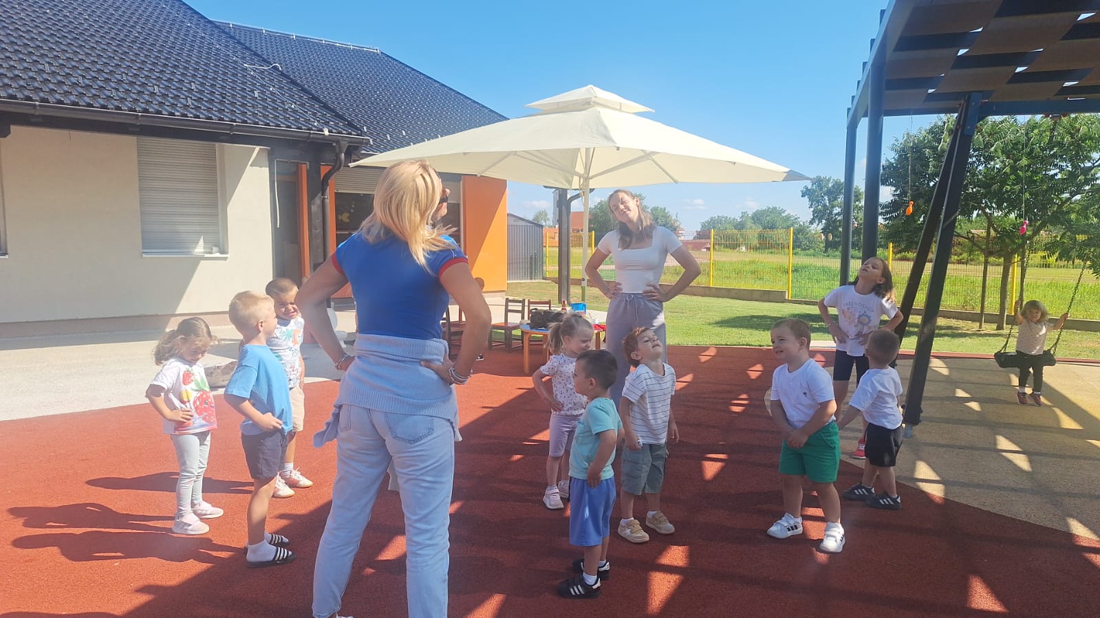 Mia Wild volontirala u Vrtiću: Kroz igru i vježbanje inspirirala najmlađe